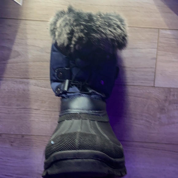 Snow boots” - Picture 3 of 4